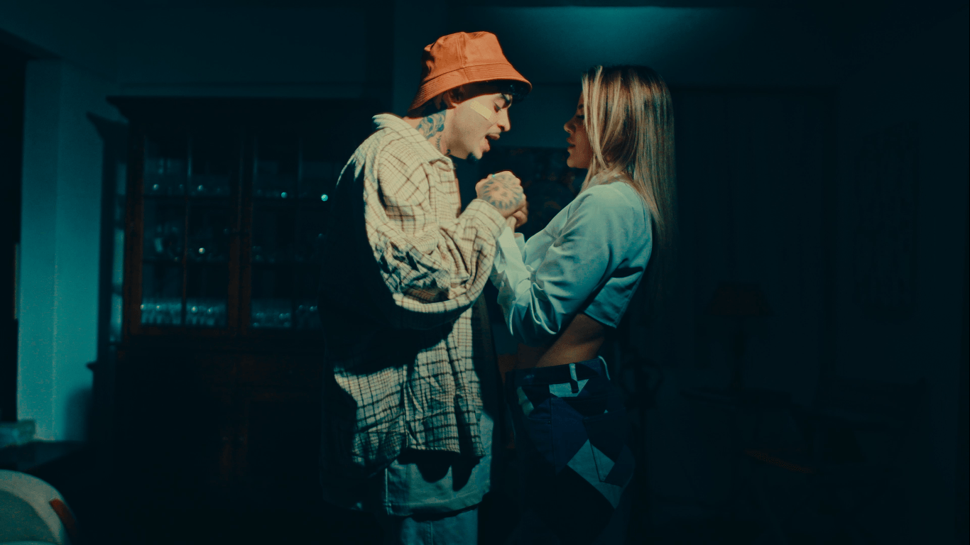 featured image thumbnail for post EL SOFÁ