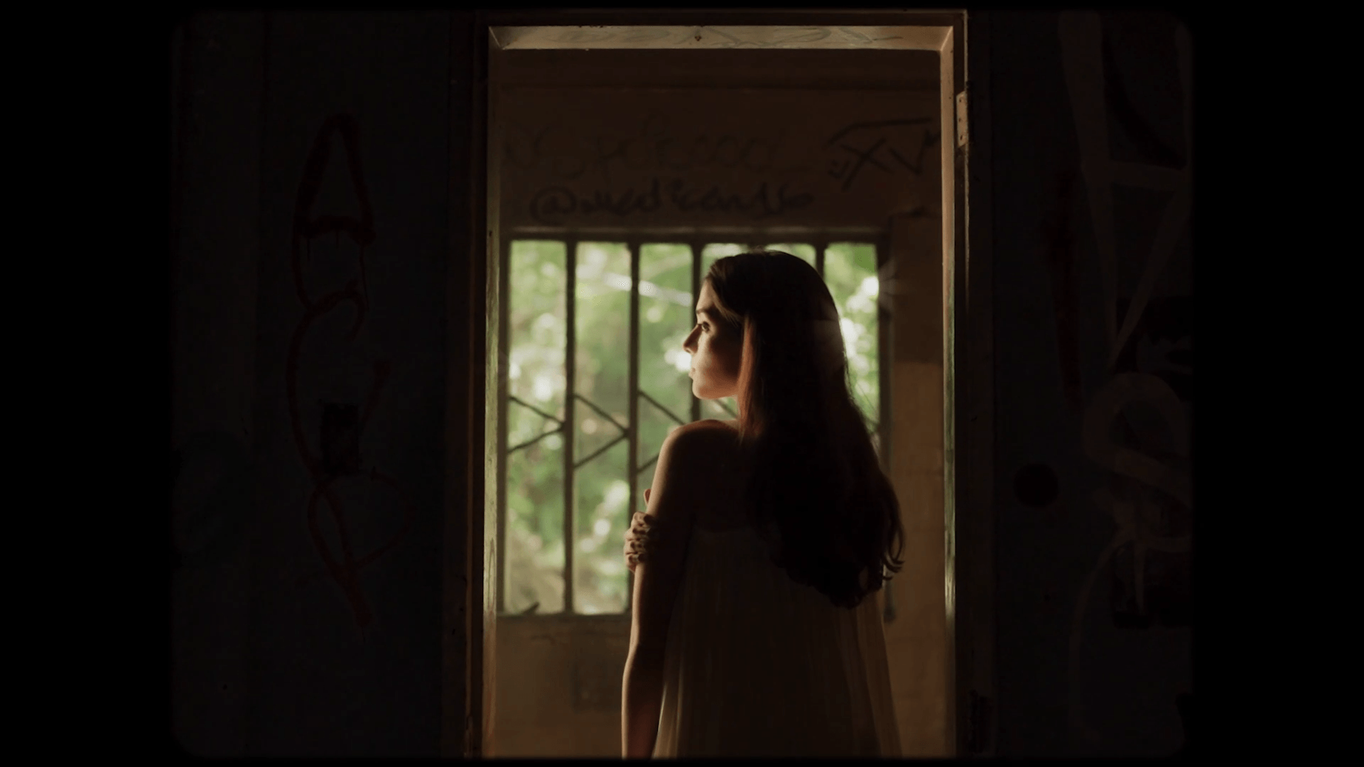 featured image thumbnail for post OJOS MIEL